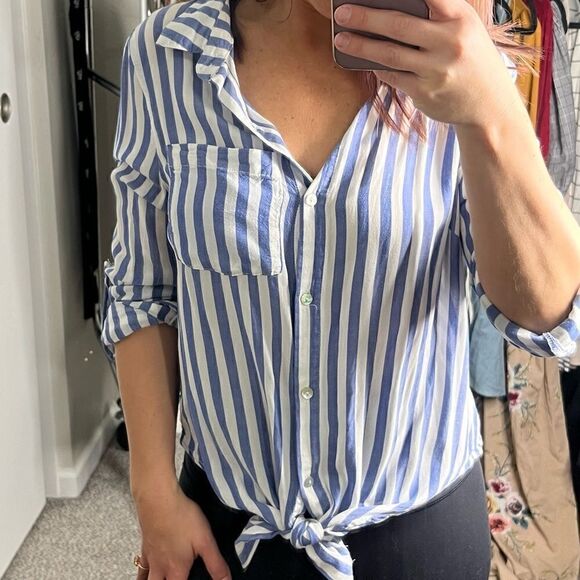 Love Tree Striped Button Down Front Tie Shirt Blue & White Size Small - Picture 2 of 6